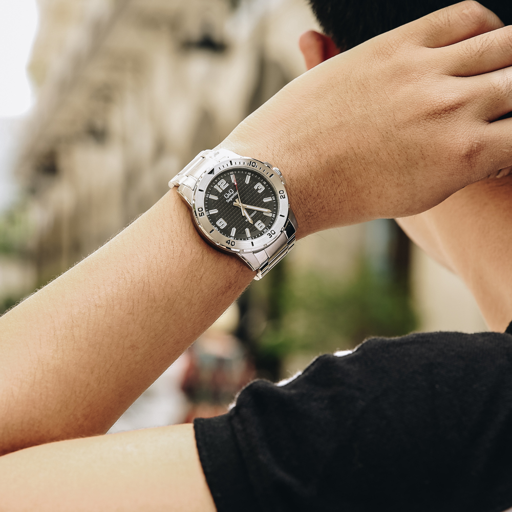 Đồng hồ Q&Q 42 mm Nam S372J205Y