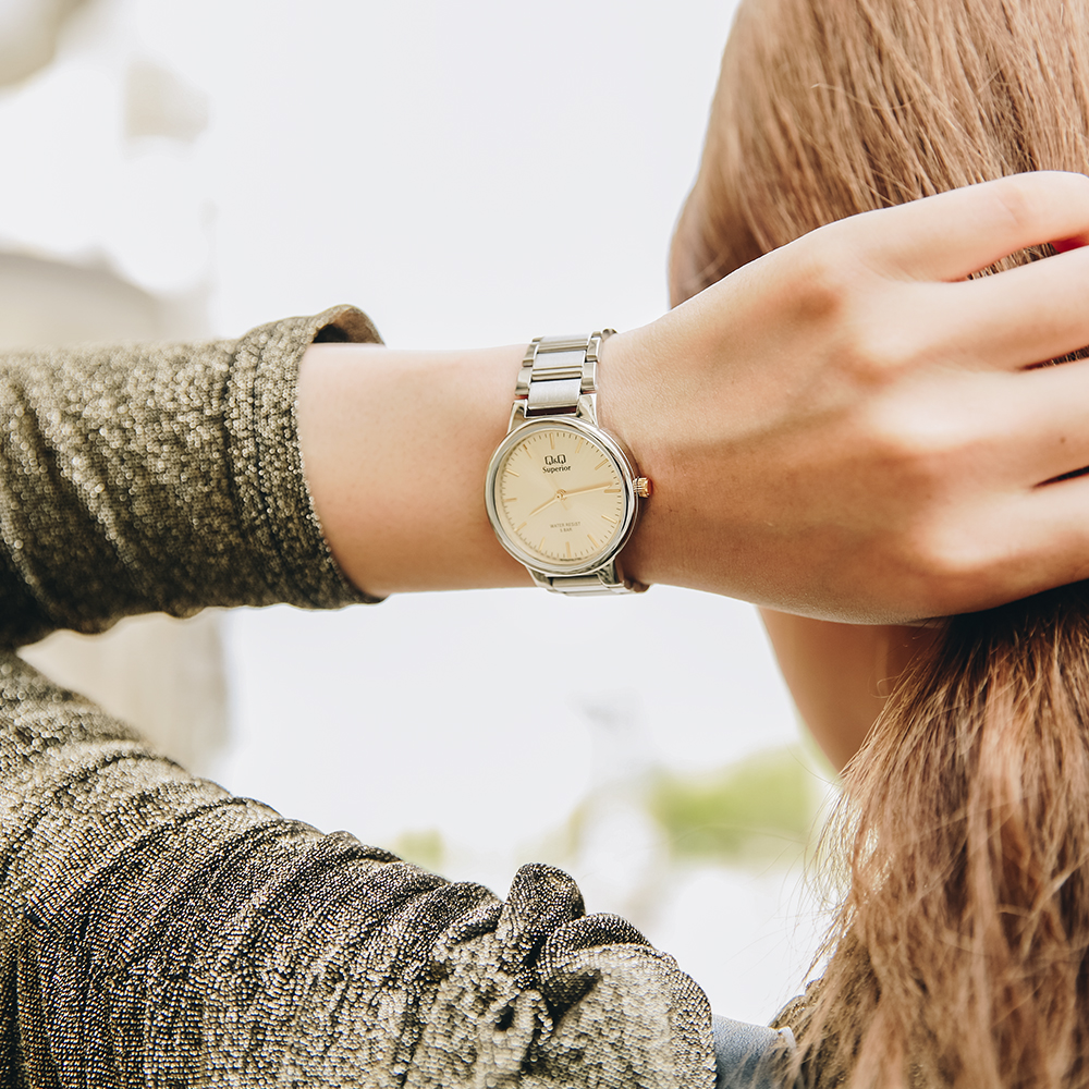 Đồng hồ Q&Q 30 mm Nữ S283J200Y