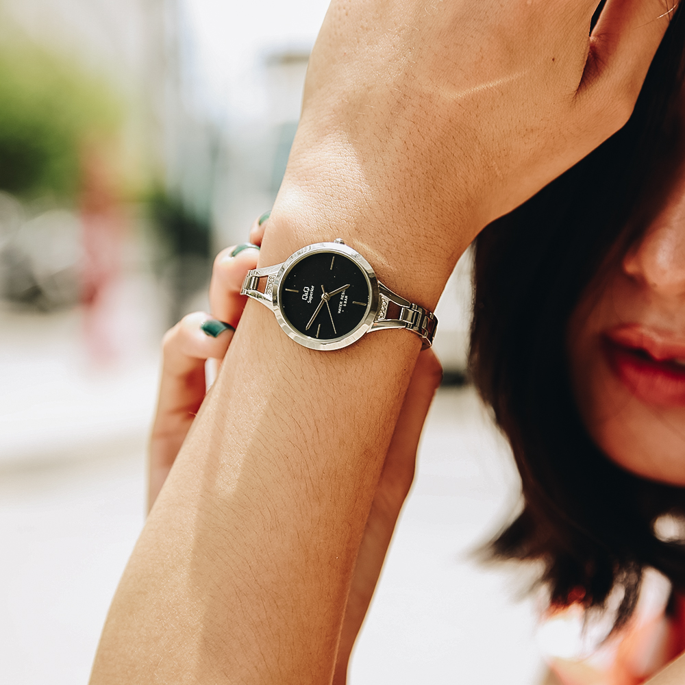 Đồng hồ Q&Q 28 mm Nữ S305J202Y