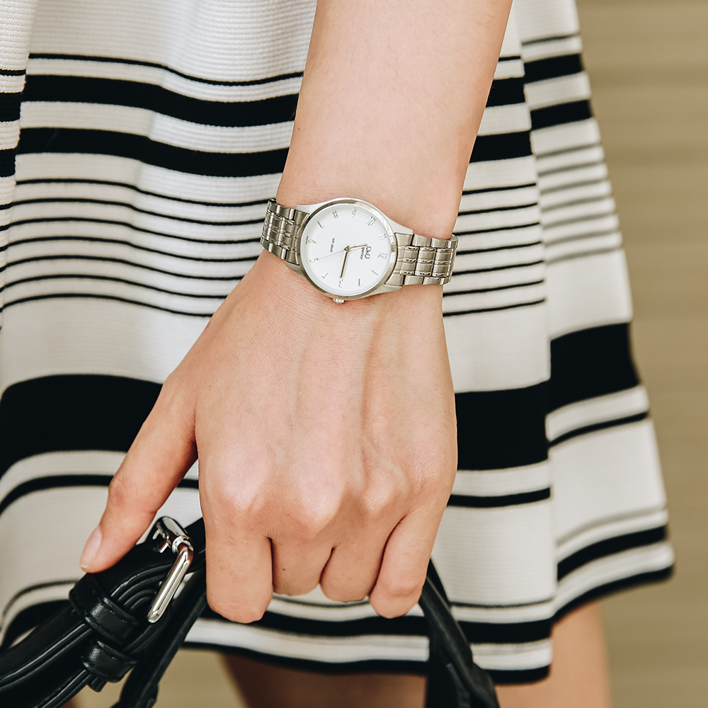 Đồng hồ Q&Q 27 mm Nữ S329J204Y