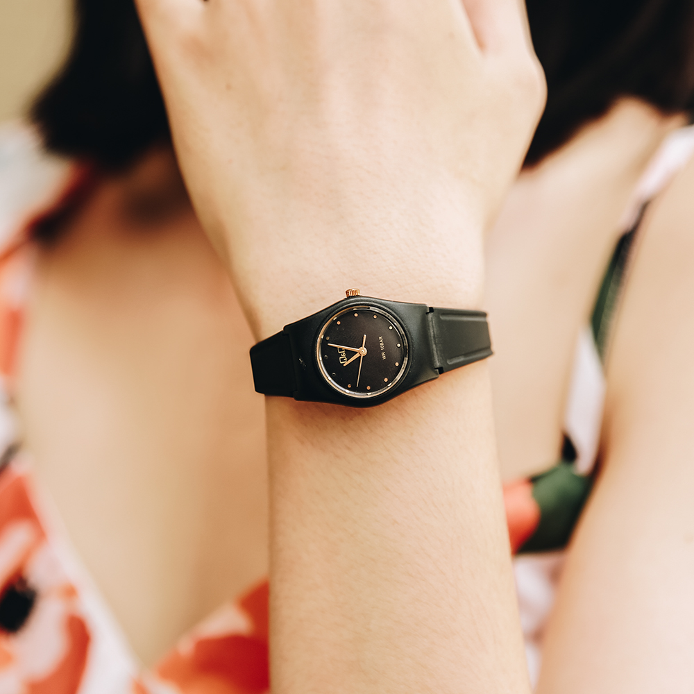 Đồng hồ Q&Q 23.5 mm Nữ VP35J073Y