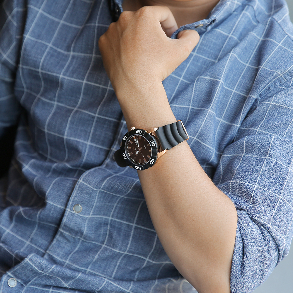 Đồng hồ MVW 43 mm Nam MP002-01