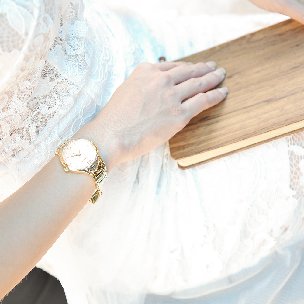 Đồng hồ ADRIATICA 33 mm Nữ A3798.1173Q