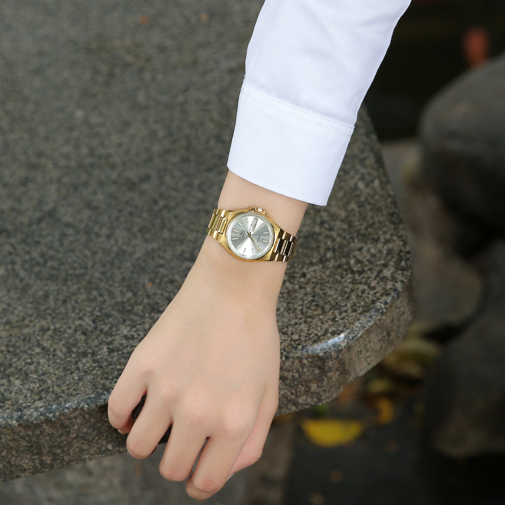 Đồng hồ Q&Q 31 mm Nữ S397J001Y
