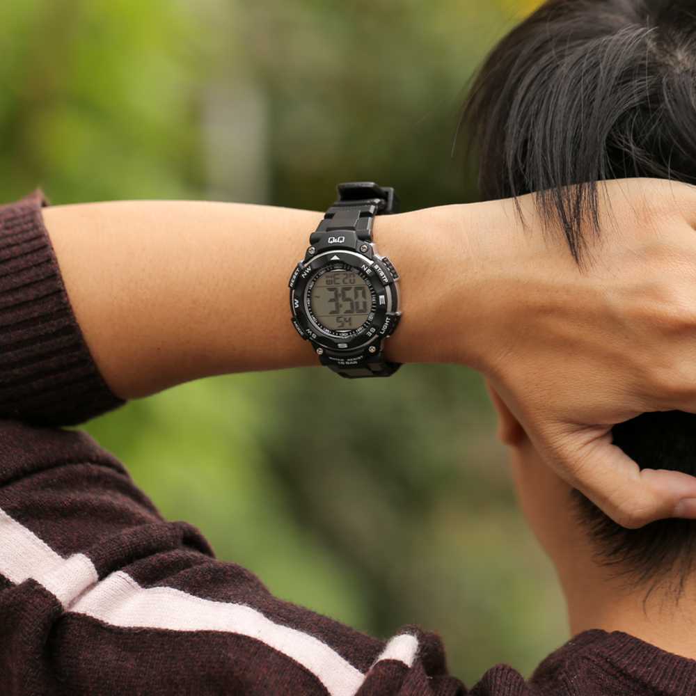 Đồng hồ Q&Q 36 mm Unisex M149J002Y