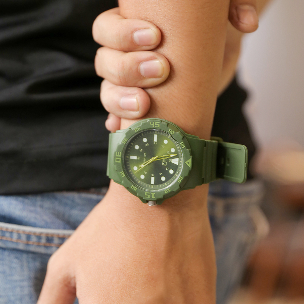 Đồng hồ Q&Q 43 mm Nam VR18J009Y