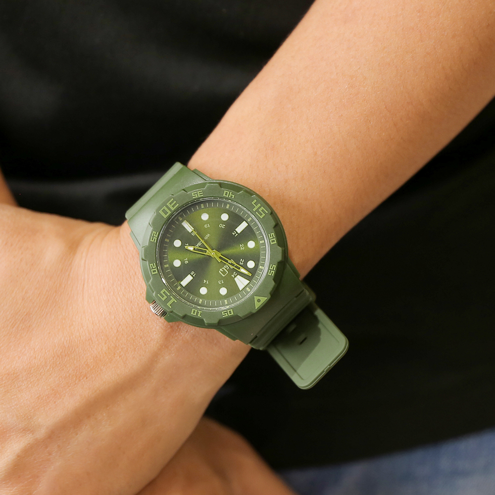 Đồng hồ Q&Q 43 mm Nam VR18J009Y