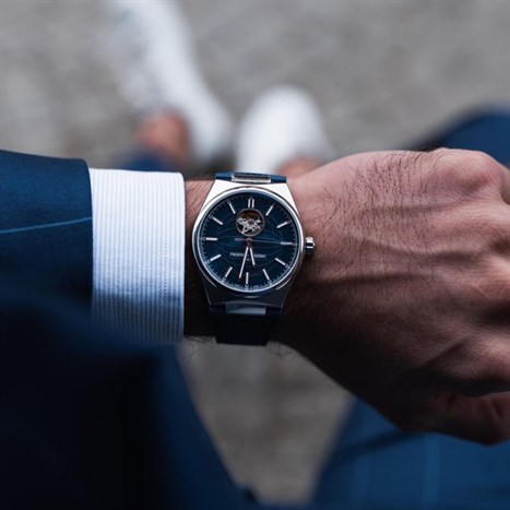 Đồng hồ FREDERIQUE CONSTANT Highlife 41 mm Nam FC-310N4NH6B Màu Bạc