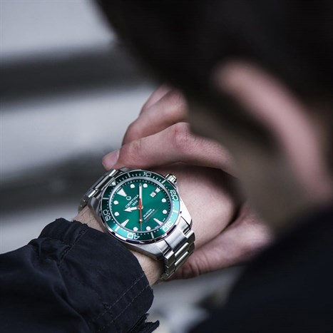 Đồng hồ CERTINA Aqua 43 mm Nam C032.407.11.091.00 Màu Bạc