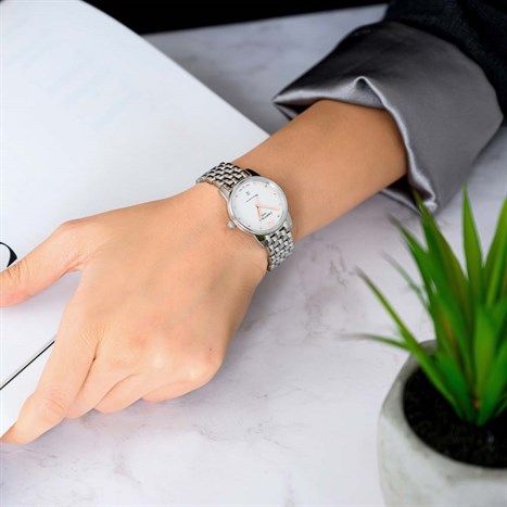 Đồng hồ CERTINA Urban 27 mm Nữ C033.051.11.118.01 Màu Bạc