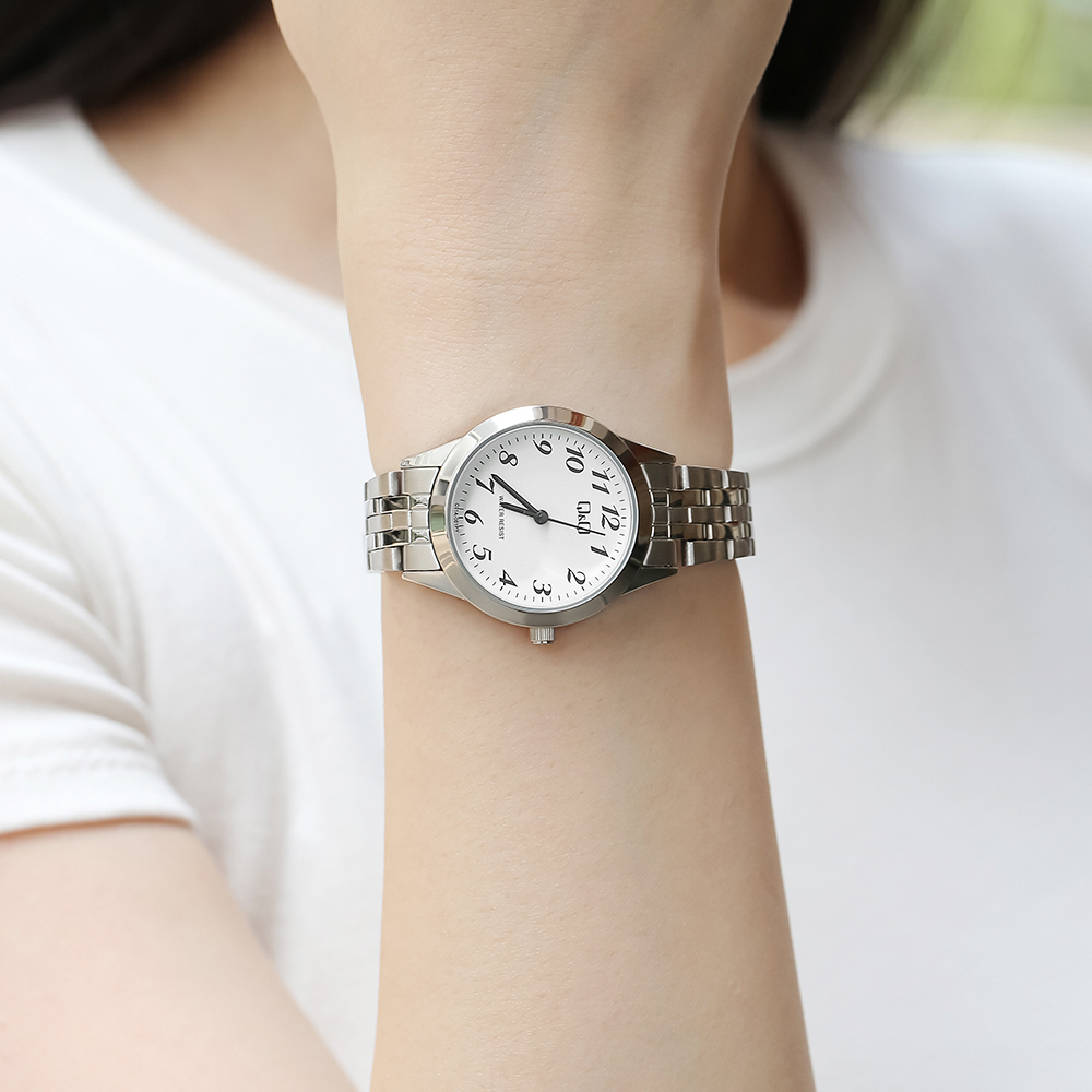 Đồng hồ Q&Q 30 mm Nữ C01A-001PY
