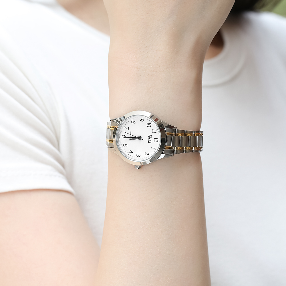 Đồng hồ Q&Q 30 mm Nữ C01A-005PY