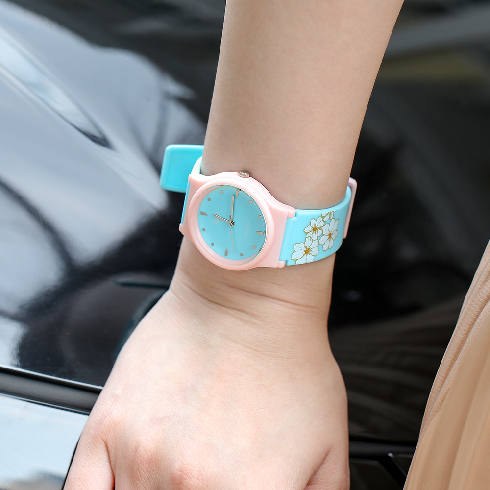 Đồng hồ Q&Q 34 mm Nữ V06A-009VY