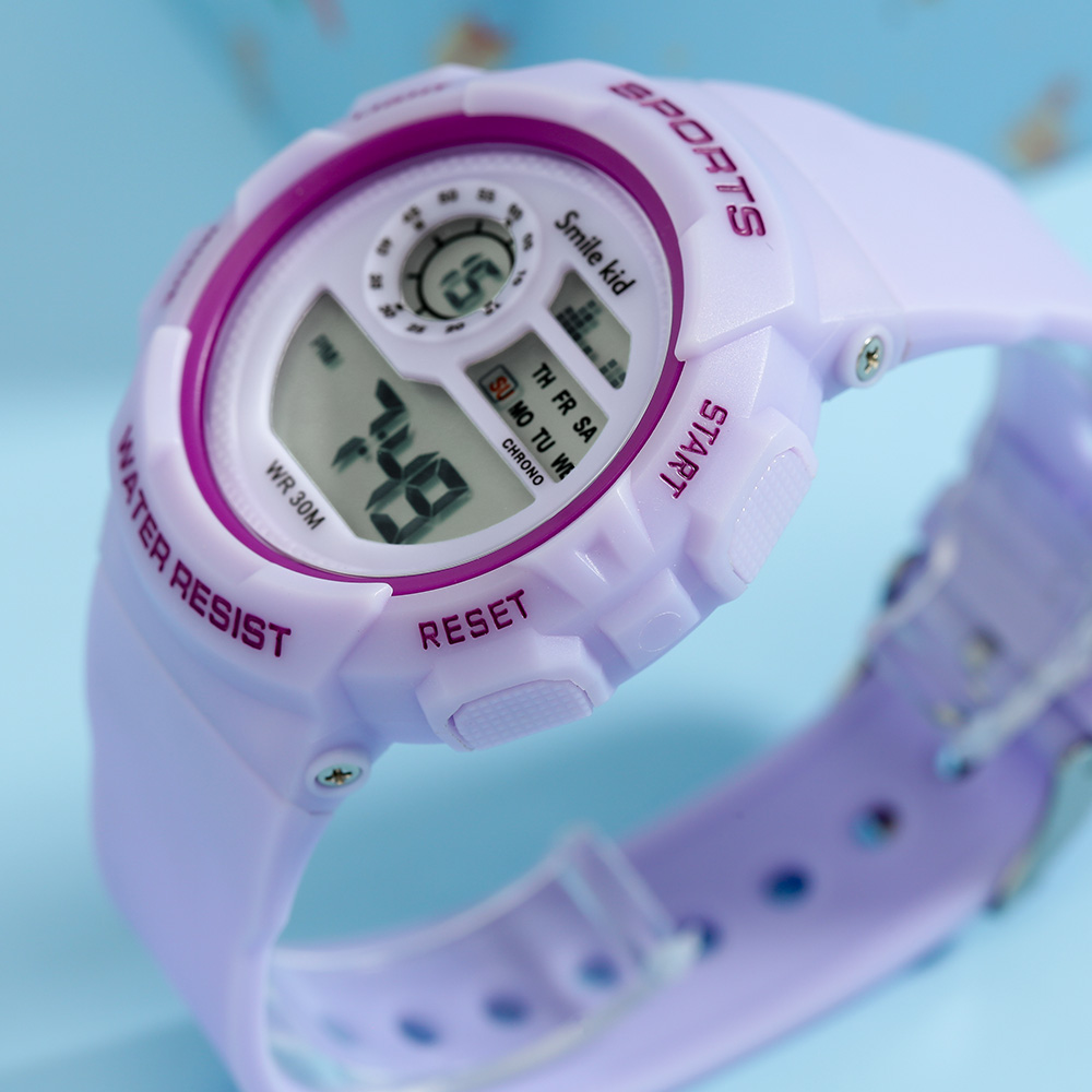 Khả năng chống nước 3 ATM cho ph&eacute;p b&eacute; y&ecirc;n t&acirc;m đeo