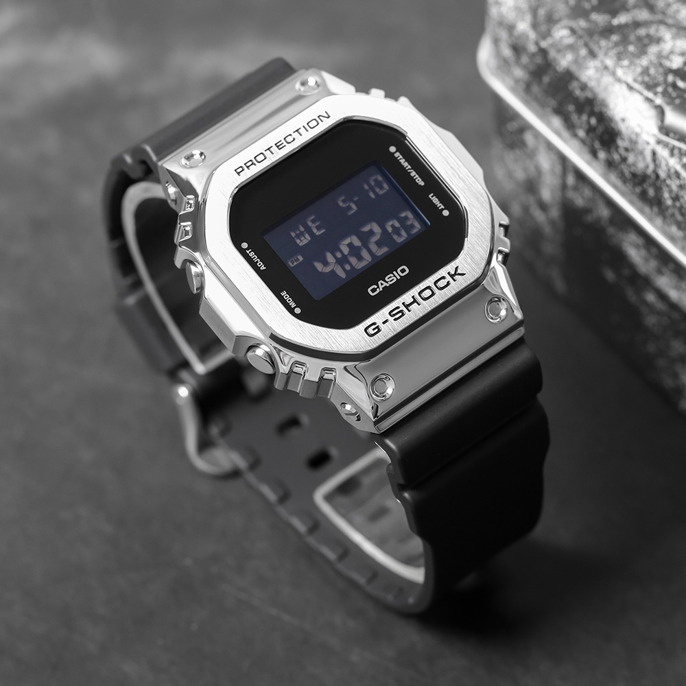 Đồng hồ G-SHOCK 5600 43.2 mm Nam GM-5600-1DR