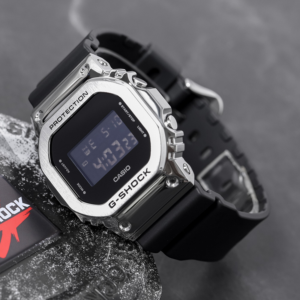 Đồng hồ G-SHOCK 5600 43.2 mm Nam GM-5600-1DR