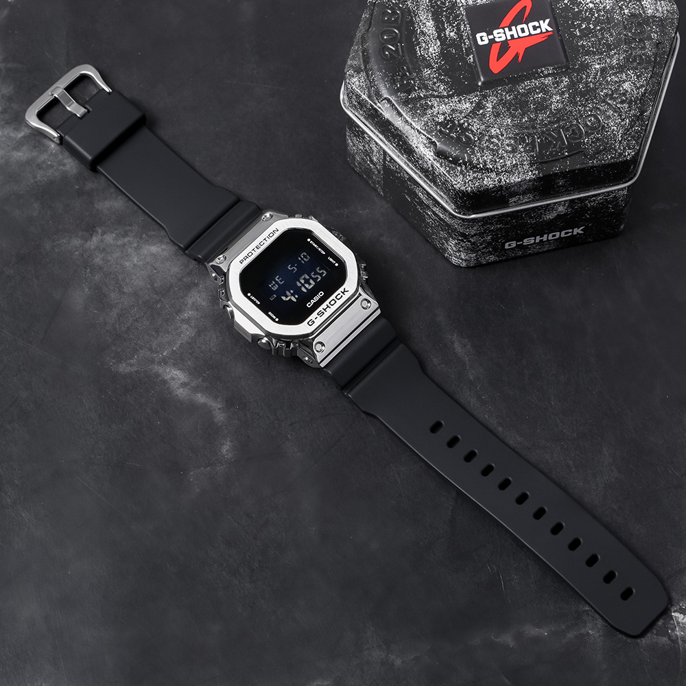 Đồng hồ G-SHOCK 5600 43.2 mm Nam GM-5600-1DR