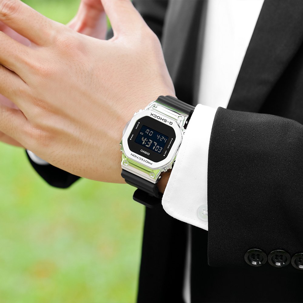 Đồng hồ G-SHOCK 5600 43.2 mm Nam GM-5600-1DR