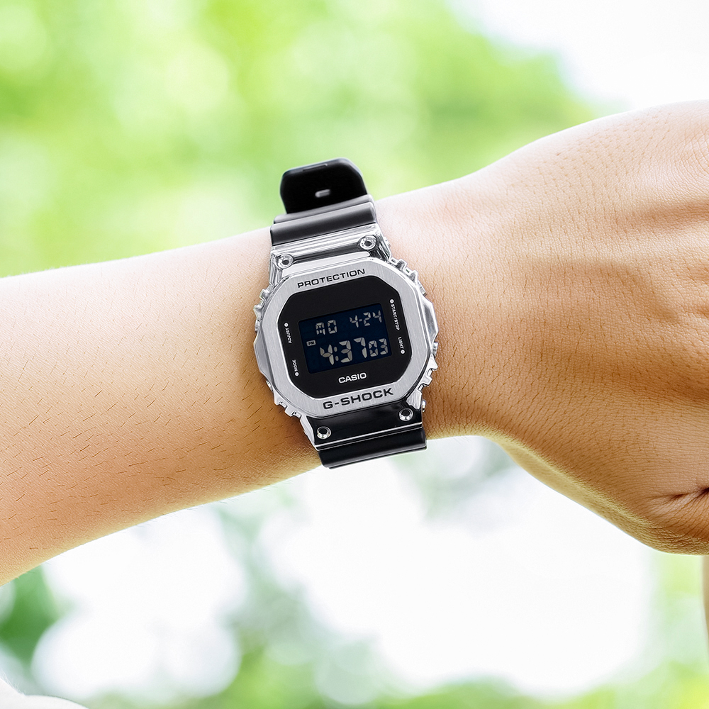 Đồng hồ G-SHOCK 5600 43.2 mm Nam GM-5600-1DR