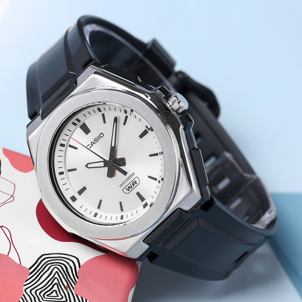 Đồng hồ Casio 42.1 mm Nữ LWA-300H-7E2VDF