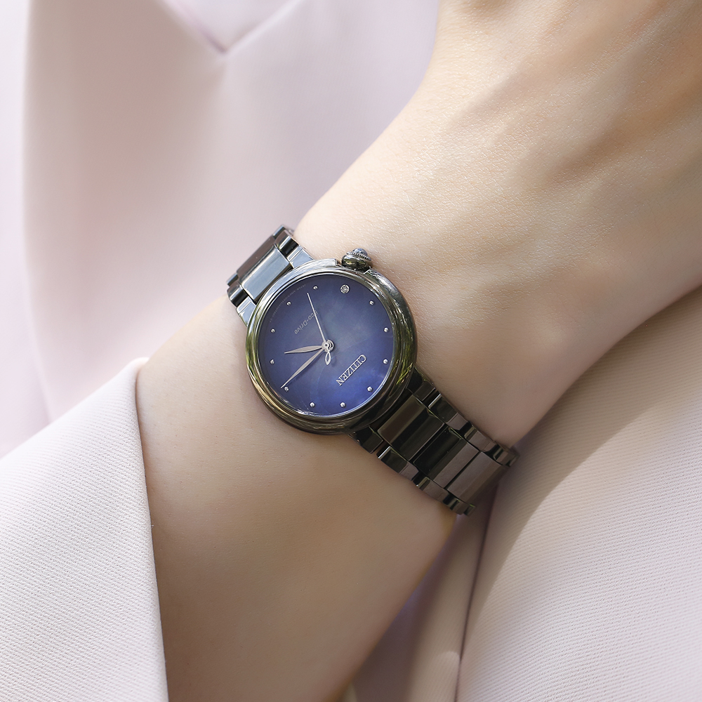 Đồng hồ Citizen Mother Earth 30 mm Nữ EM0915-86N