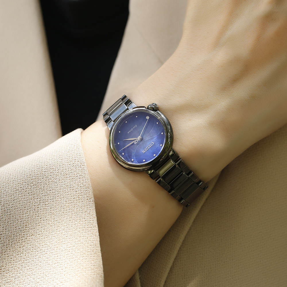 Đồng hồ Citizen Mother Earth 30 mm Nữ EM0915-86N