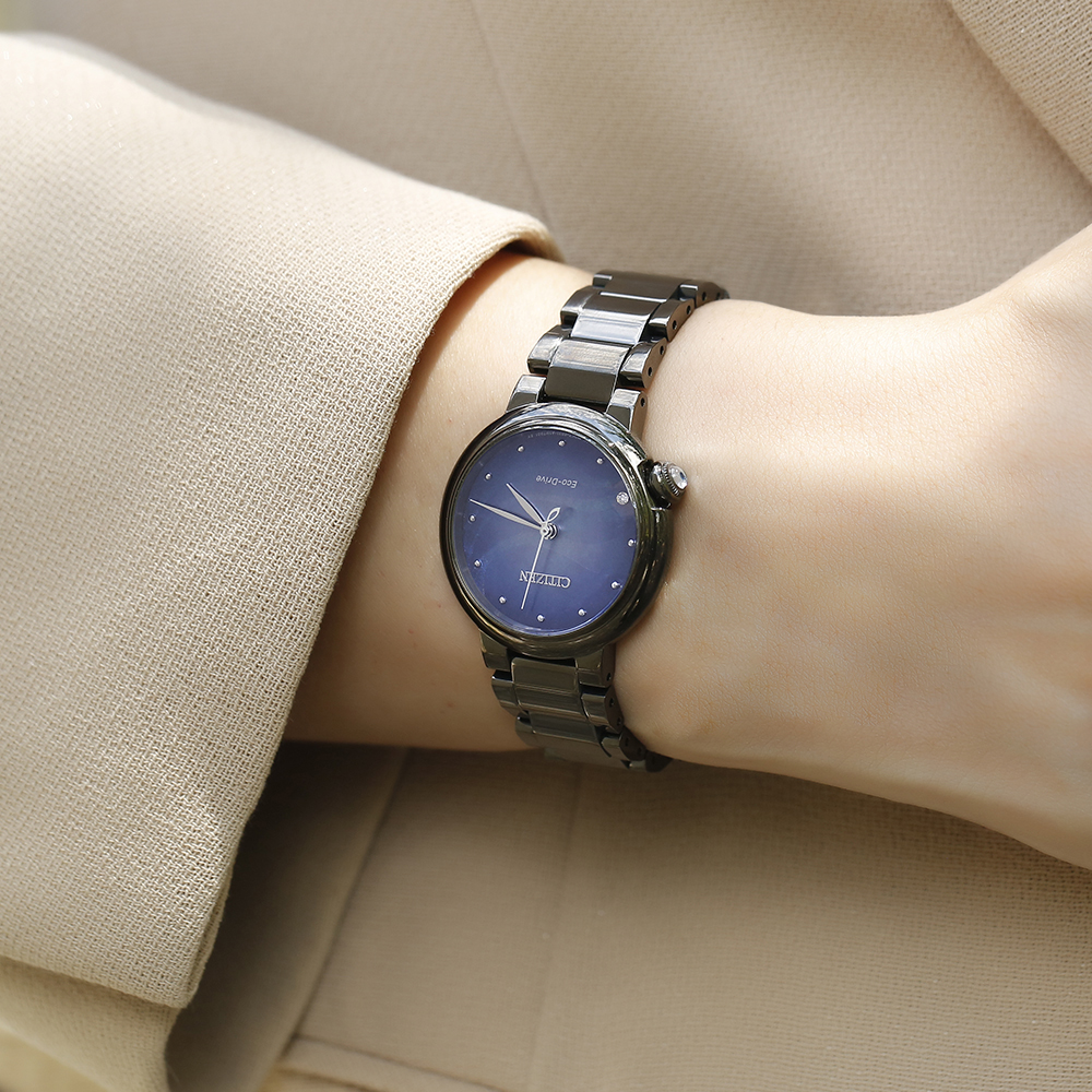 Đồng hồ Citizen Mother Earth 30 mm Nữ EM0915-86N