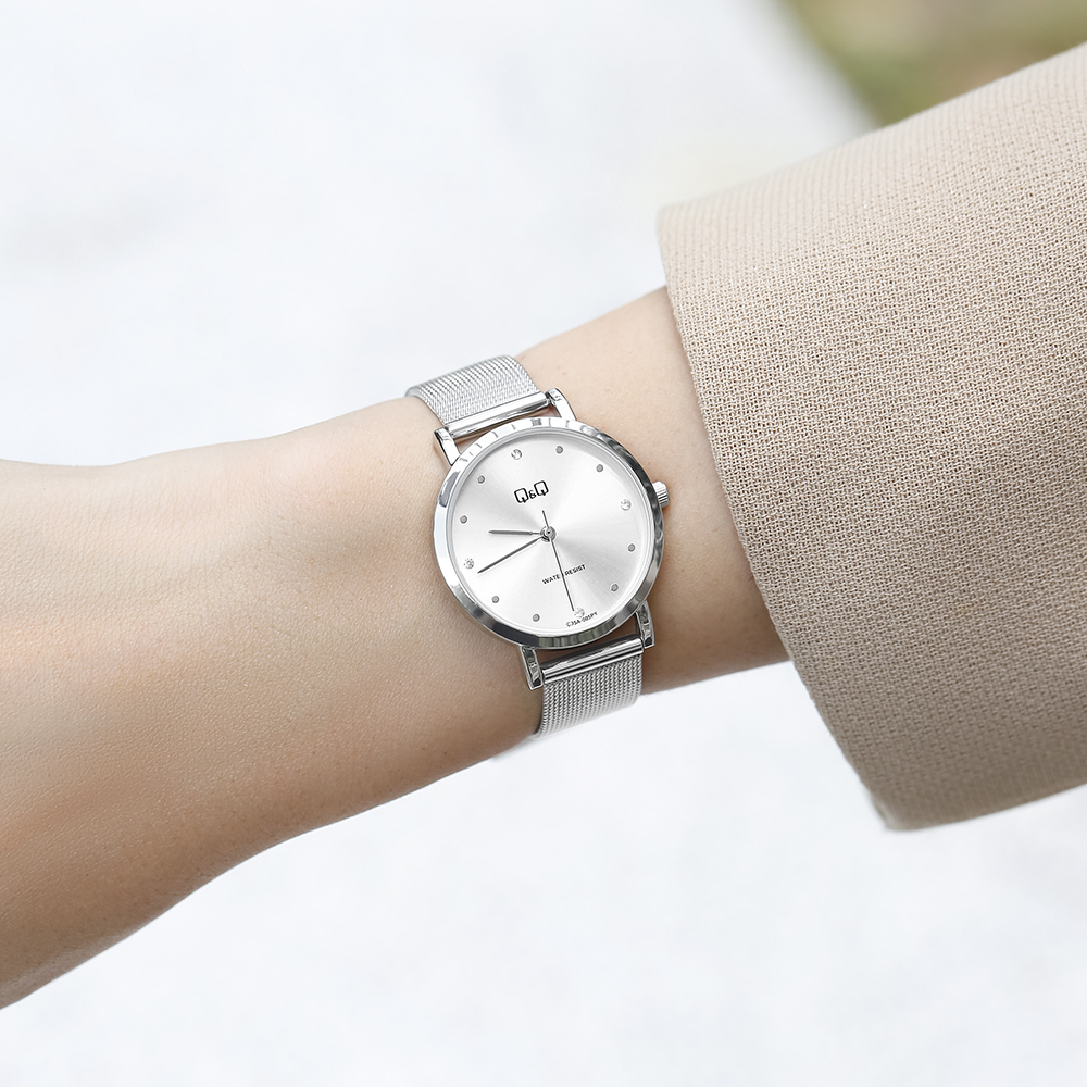 Đồng hồ Q&Q 30.5 mm Nữ C35A-005PY