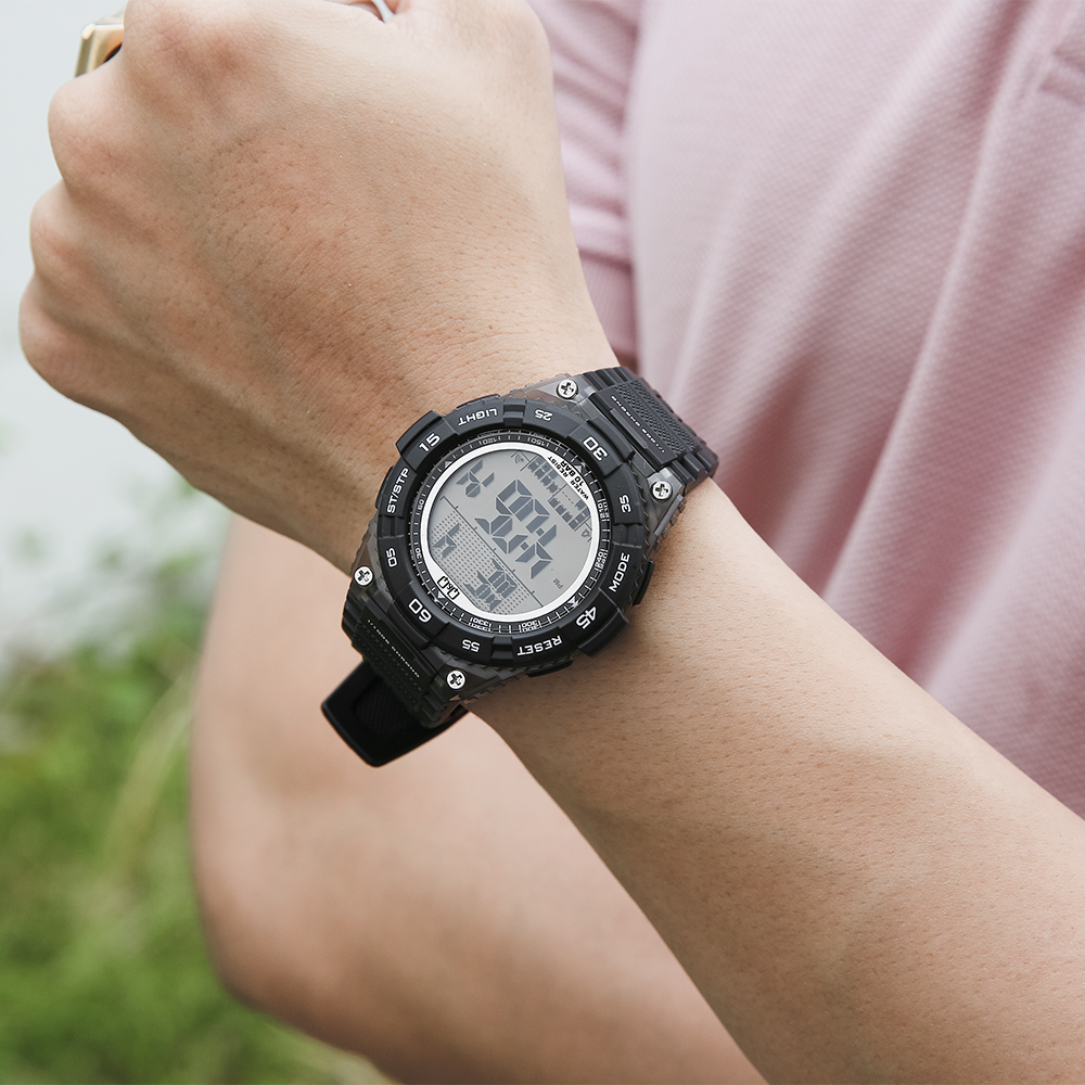 Đồng hồ Q&Q 48.5 mm Nam G21A-002VY