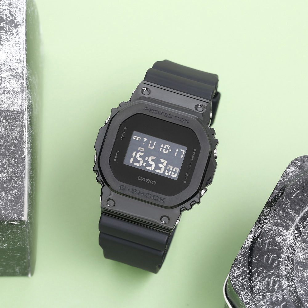 Đồng hồ G-SHOCK 5600 43.2 mm Nam GM-5600B-1DR