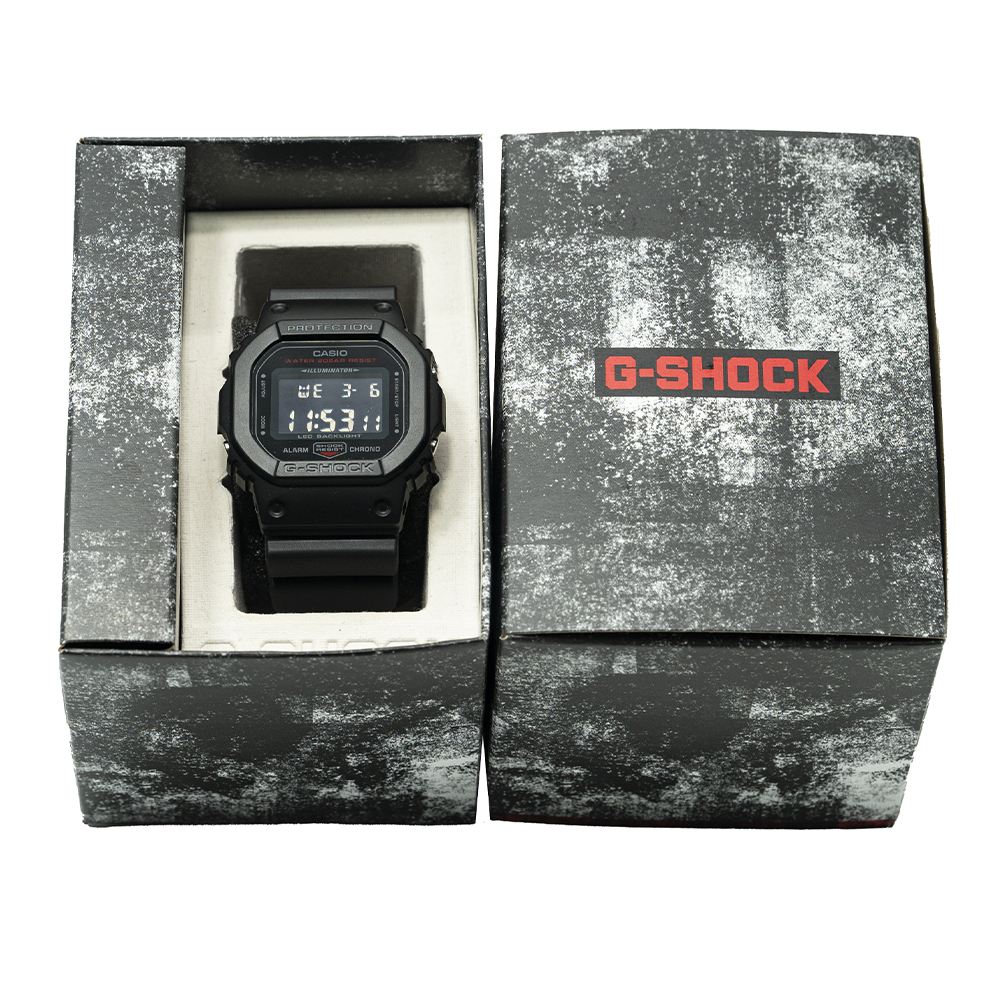 Đồng hồ G-Shock 5600 42.8 mm Nam DW-5600UHR-1DR Màu Đen
