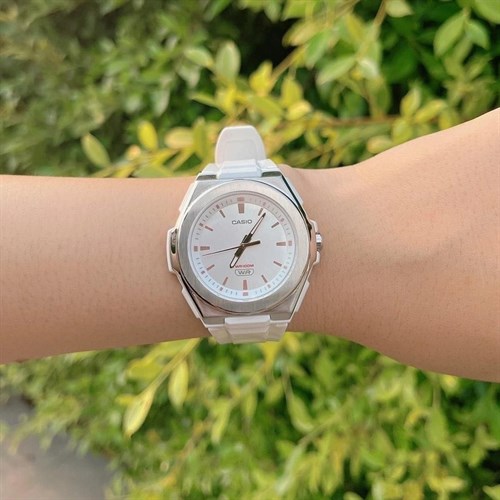 Đồng hồ Casio 42 mm Nữ LWA-300H-7EVDF Màu Trắng