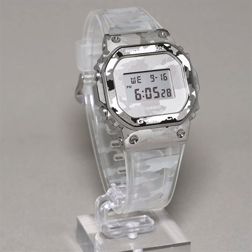 Đồng hồ G-Shock 5600 43.2 mm Nam GM-5600SCM-1DR Màu Trắng