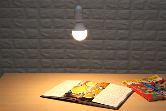 Bóng Led Comet ánh sáng vàng CB01F0053 Màu Trắng