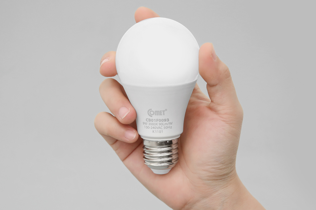 Bóng Led Comet ánh sáng vàng CB01F0093