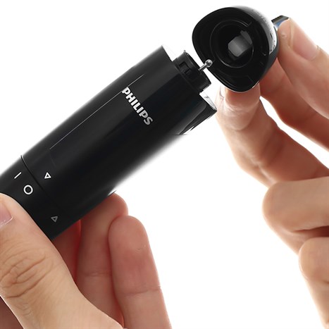 Máy tỉa lông mũi và lông tai Philips NT1650/16 Màu Đen
