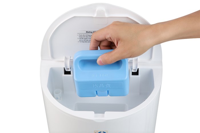 Quạt điều hòa Midea AC120-18AR 45W Màu Trắng