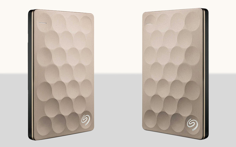 Thiết kể của Ổ cứng HDD 1TB Seagate Backup Plus Ultra Slim Gold Thiết kể của Ổ cứng HDD 1TB Seagate Backup Plus Ultra Slim Gold