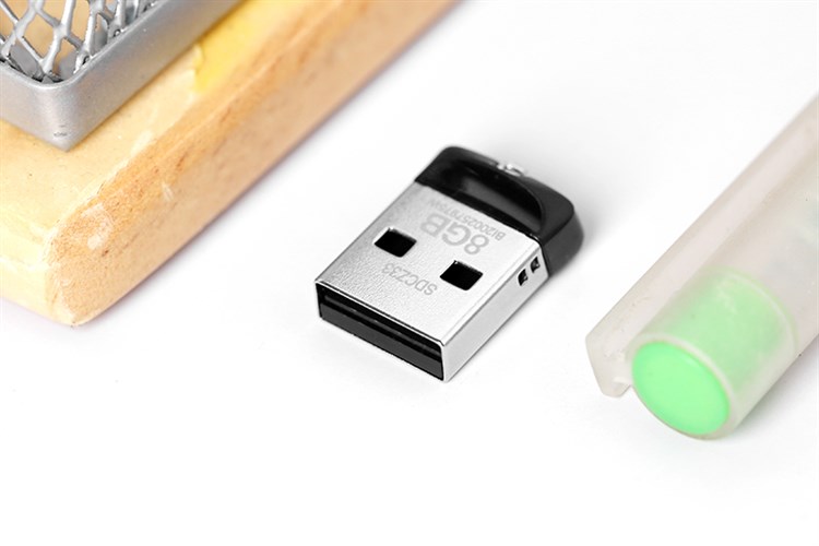 USB 2.0 8GB Sandisk SDCZ33 Màu Đen