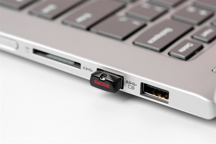 USB 2.0 8GB Sandisk SDCZ33 Màu Đen