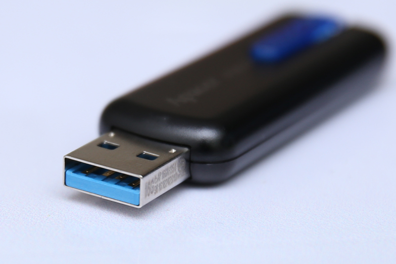 USB 3.0 16 GB Apacer AH354