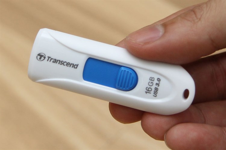 USB 3.1 16GB Transcend JetFlash 790 Màu Trắng