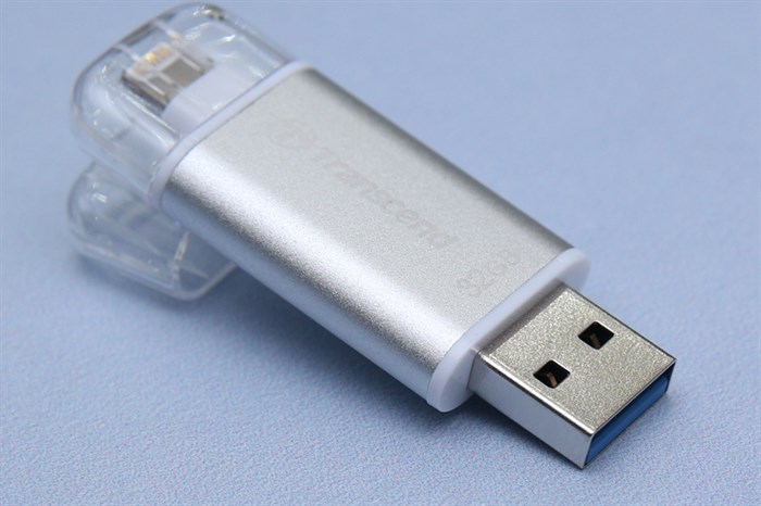 USB OTG 32 GB Transcend cho iPhone- iPad Màu Bạc
