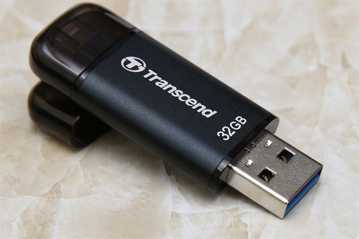 USB OTG 32 GB Transcend cho iPhone- iPad Màu Đen