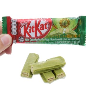 Bánh xốp KitKat phủ trà xanh thanh 17g