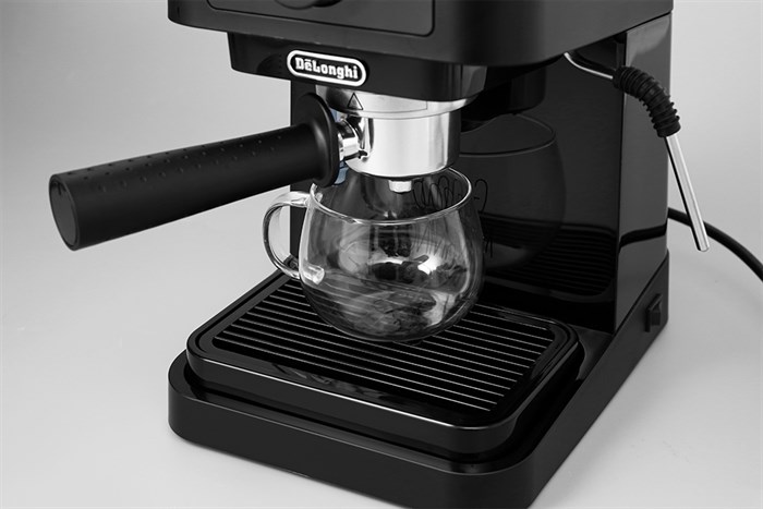 Máy pha cà phê Delonghi EC230.BK Màu Đen