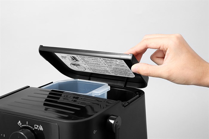 Máy pha cà phê Delonghi EC230.BK Màu Đen