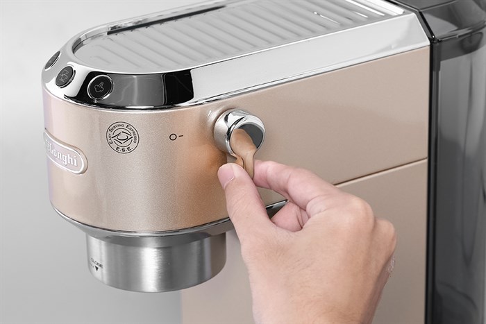 Máy pha cà phê Delonghi EC785.BG Màu Kem