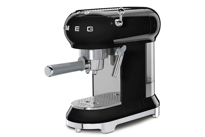 Máy pha cà phê Smeg ECF01BLEU (535.43.650) Màu Đen
