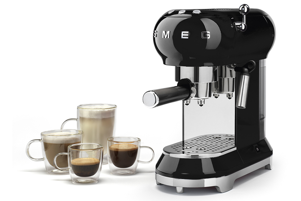 Máy pha cà phê Smeg ECF01BLEU (535.43.650) Màu Đen